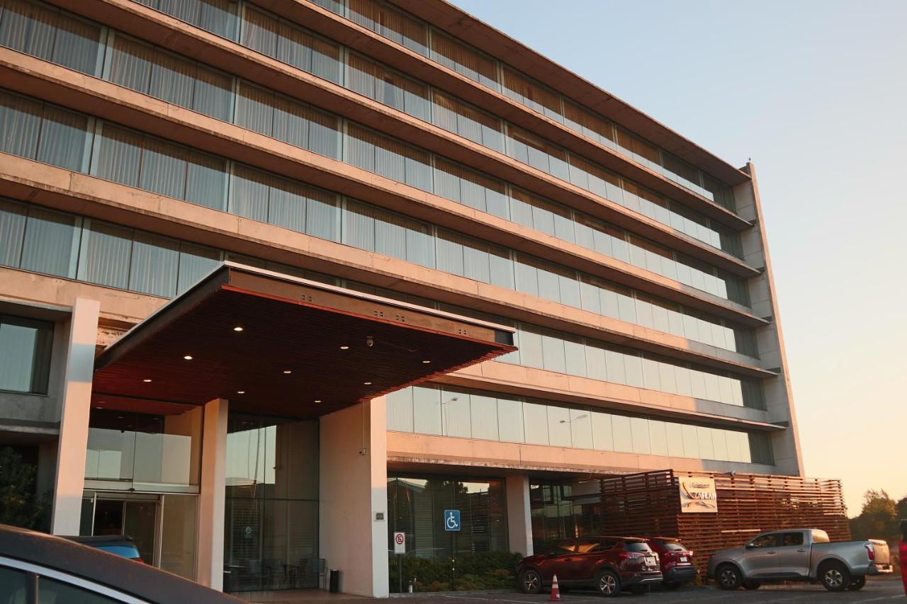 Hotel Wyndham Concepcion Pettra Esterno foto The hotel's entrance