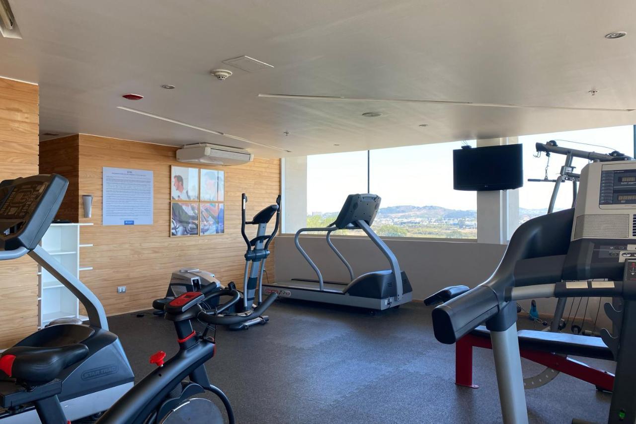Hotel Wyndham Concepcion Pettra Esterno foto The gym at the hotel