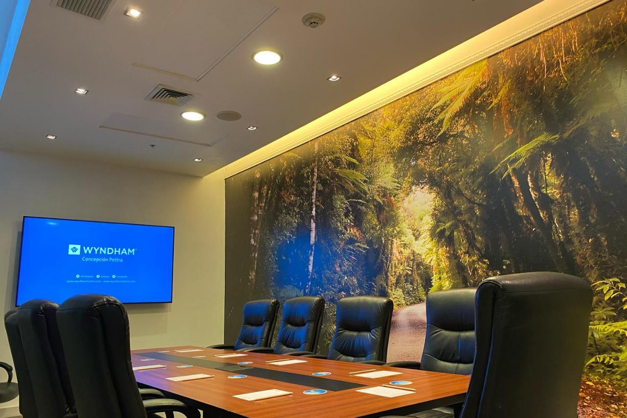Hotel Wyndham Concepcion Pettra Esterno foto Boardroom at the Wyndham London West End
