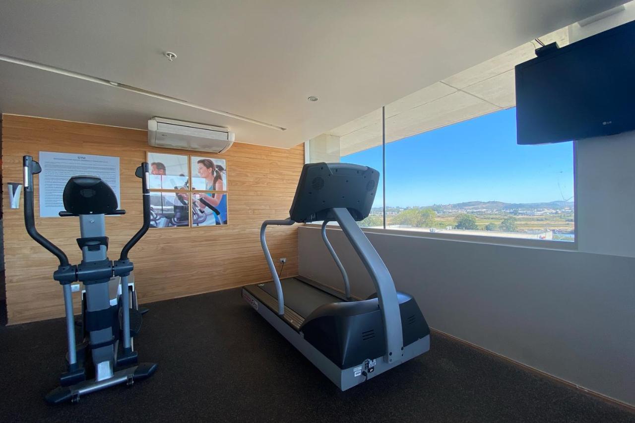Hotel Wyndham Concepcion Pettra Esterno foto The gym at the hotel