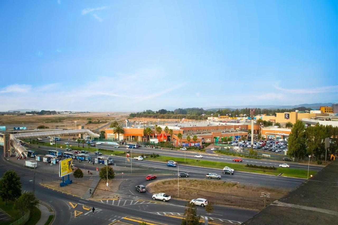 Hotel Wyndham Concepcion Pettra Esterno foto The Mall at Sierra Vista
